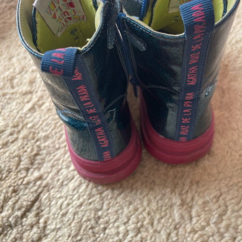 Agatha Ruiz De La Prada children's boots used, blue glitter with pink laces