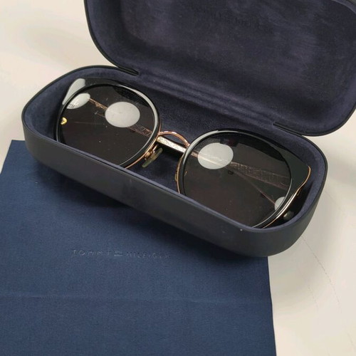 Tommy Hilfiger sunglasses like new, black and gold