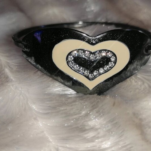 Women's bracelet like new heart-shaped silver