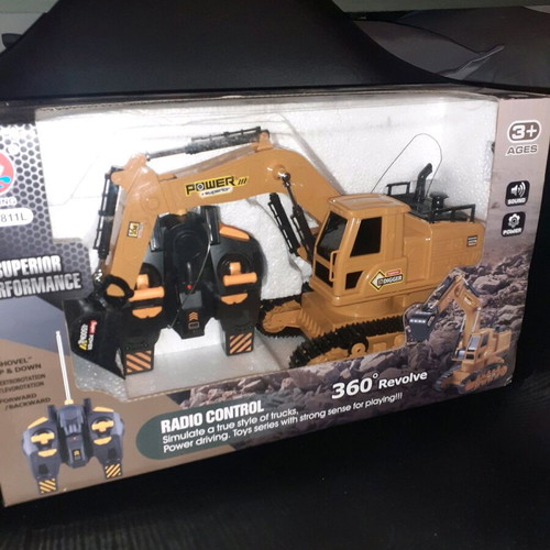Remote control excavator crawler vehicle new with sound and movement