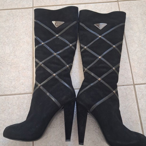 Laura Biagiotti leather boots size 37 like new, black, knee-high with zipper