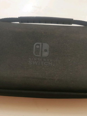 Nintendo Switch σαν καινούργιο με κάρτα μνήμης 128GB, θήκη, φορτιστή, dock και 2 παιχνίδια