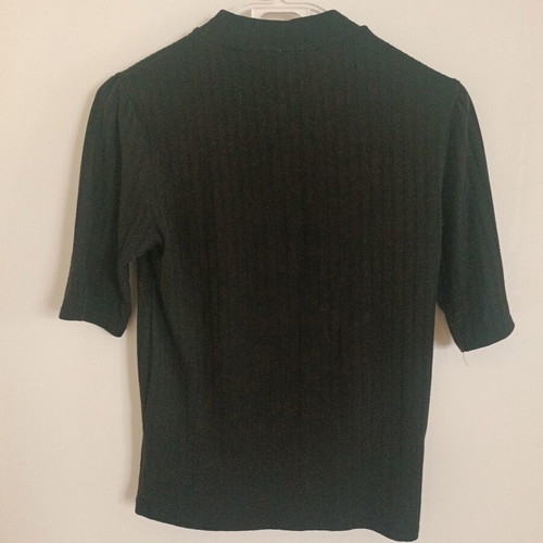 Stradivarius black ribbed top with half sleeves like new