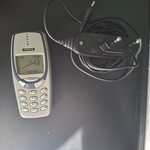 Nokia 3330 phone used with original charger