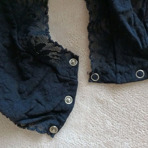 Black lace bodysuit new, elastic fit M/L