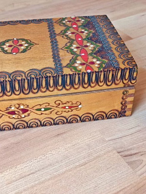 Vintage jewelry box with small jar, used, very good condition