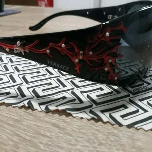 Versace sunglasses used women's in excellent condition
