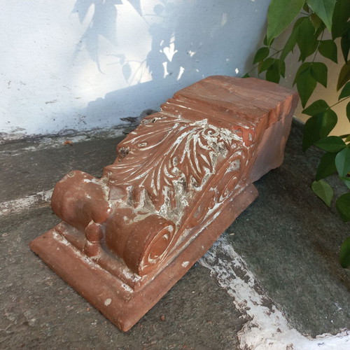 Ceramic corbel used, small size