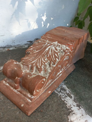 Ceramic corbel used, small size