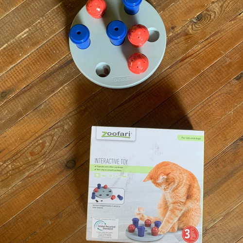 Zoofari interactive pet toy with cupcake and coffee cup compartments
