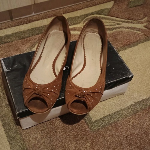 Peep toe suede ballerinas like new, brown, size 40