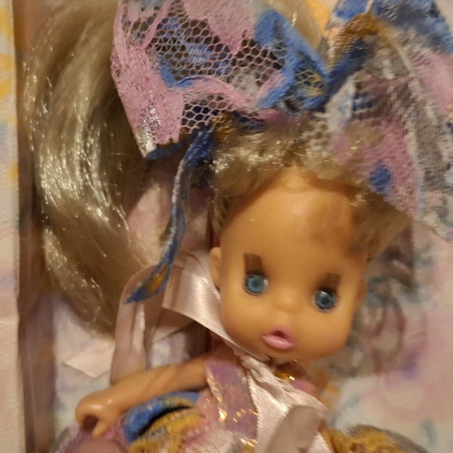 Vintage El Greco Hasbro Happy Happy Sisters doll with candle new, collectible