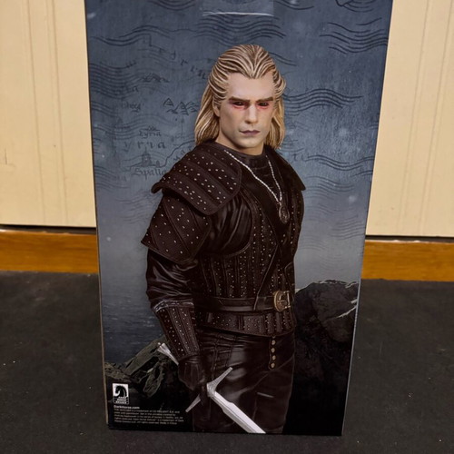 Witcher figure 24cm new from Dark Horse