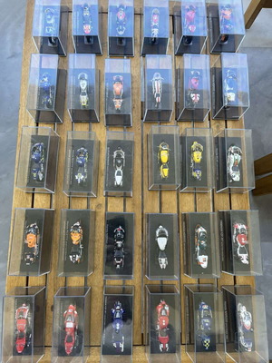 Collectible Display Motorcycles new, 39 in total
