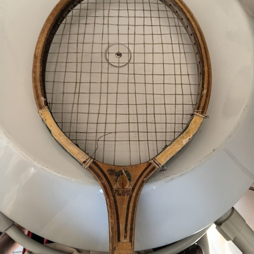 Vintage tennis racket in good condition