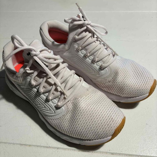 Under Armour women's sneakers size 39 like new pink