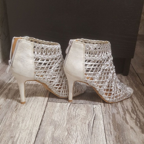 Silver women's sandals size 36, heel 7.5 cm, like new