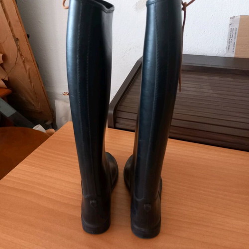 Black boots with brown details like new, size 36