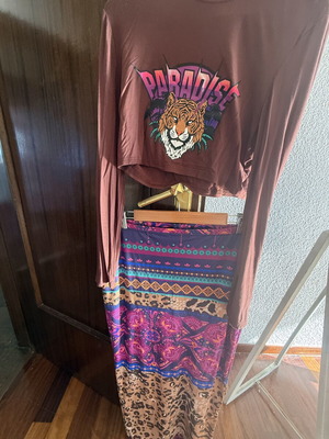 Skirt and blouse set new, colorful, brown