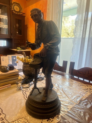 Sculpture The Artist in His Studio like new