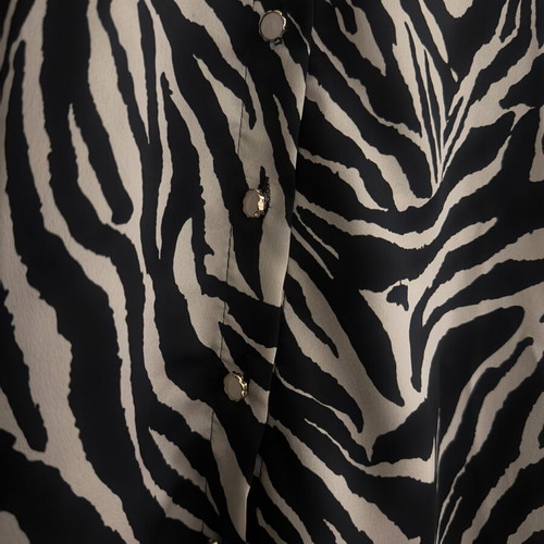 Fashion Plus asymmetric zebra print shirt new, oversized