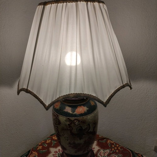 Table lamp Chinese decorative large like new with lampshade