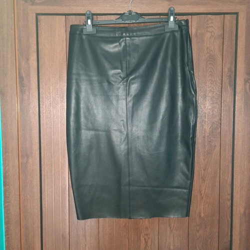 Primark leather skirt like new, black, size L
