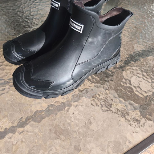 Black wellies brand new, size 42