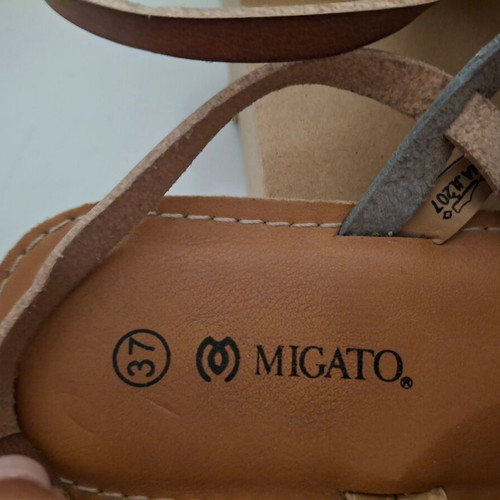 Migato women's summer flat sandals like new, size 37, multicolor straps