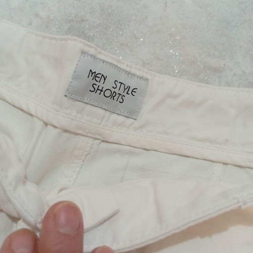 White Bermuda shorts size XL, waist 46 cm