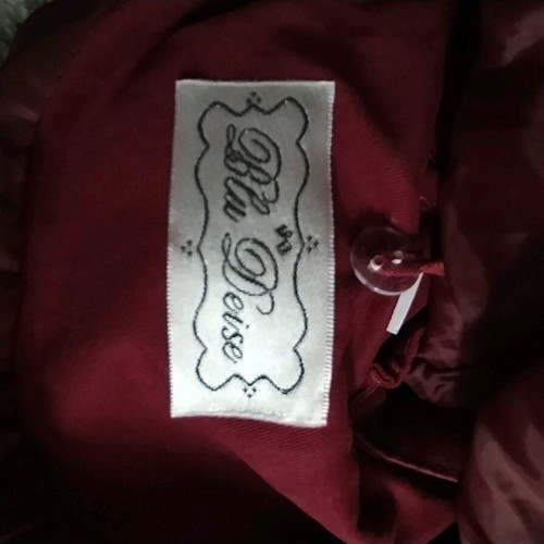 Long women's jacket used burgundy with removable fur lining