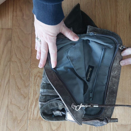 Women's shoulder bag used