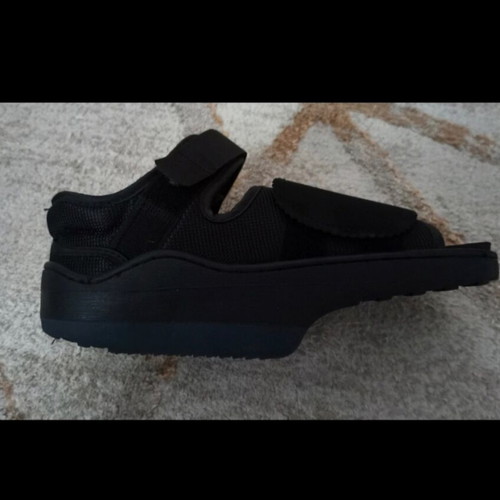 Orthopedic Offloading Shoe like new, post-surgery, adjustable size 36-39