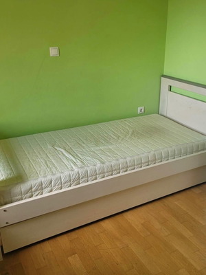 Laro single bed with cocomat mattress and additional pull-out bed like new