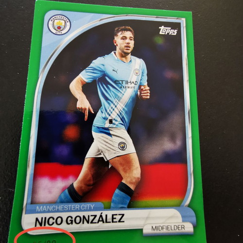 Topps Manchester City 2025/26 Official Collector Tin with 32 Cards