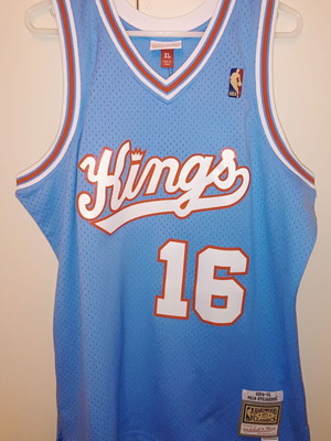 Peja Stojakovic Mitchell and Ness Swingman Sacramento Kings Jersey new, authentic, size XL