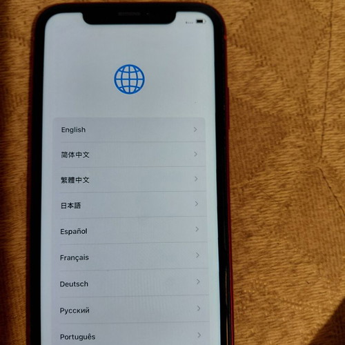 Apple iPhone XR 64GB red with broken back