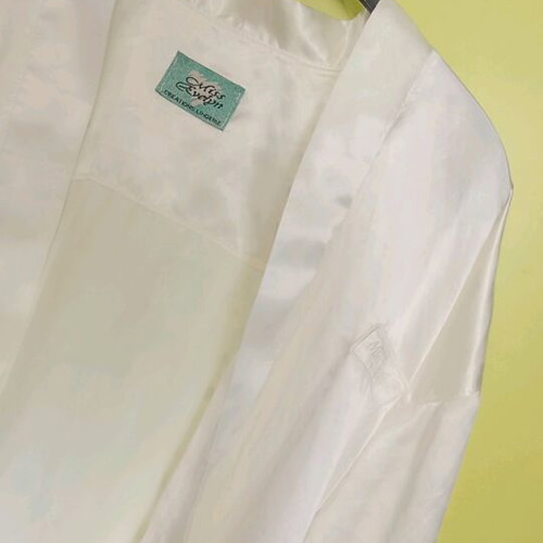 Miss Evelyn set robe and nightgown like new, sugar color