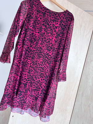 Purple-Burgundy Leopard Dress new with ruffles and lining