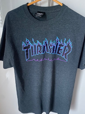 Thrasher T-shirt medium size like new, gray