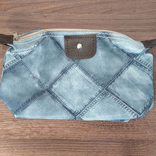 Set of 6 Pouches in Various Designs, Like New