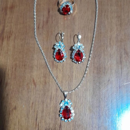 Jewelry set necklace earrings ring new gold-colored