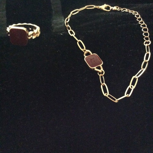 Jewelry set ring with red stone and bracelet new