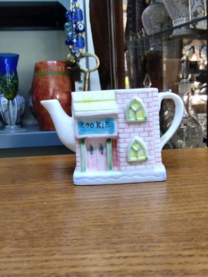 Ceramic Cookie Storage Container like new