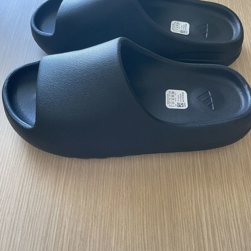 Adidas Yeezy Slides Onyx black, size 42