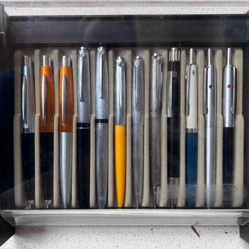 Universal aluminum pens and pencils like new, set of 12 pieces