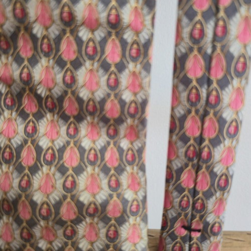 Faberge silk tie with unique pattern, like new, multicolor red
