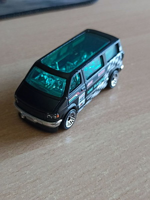 Hot Wheels '94 Dodge Van 2024 παιχνίδι αυτοκίνητο