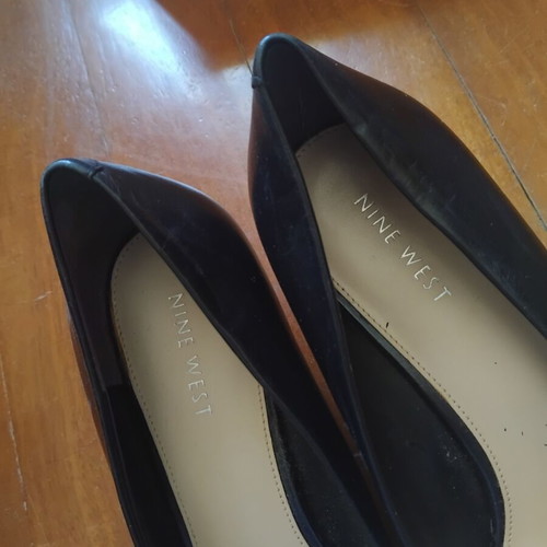 Nine West peep toe leather pumps like new, size 39, black
