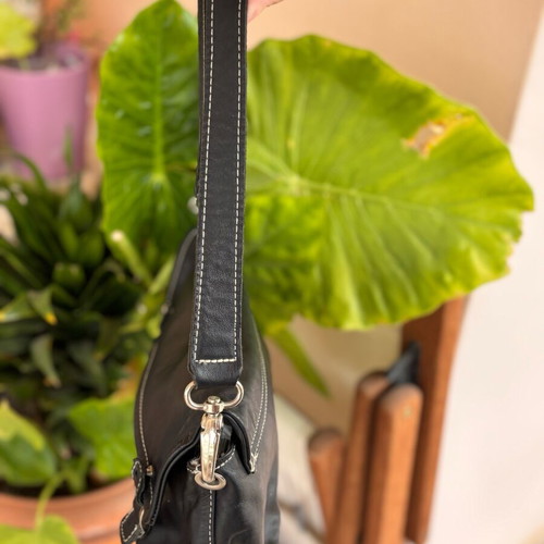 Black leather shoulder bag epsilon like new